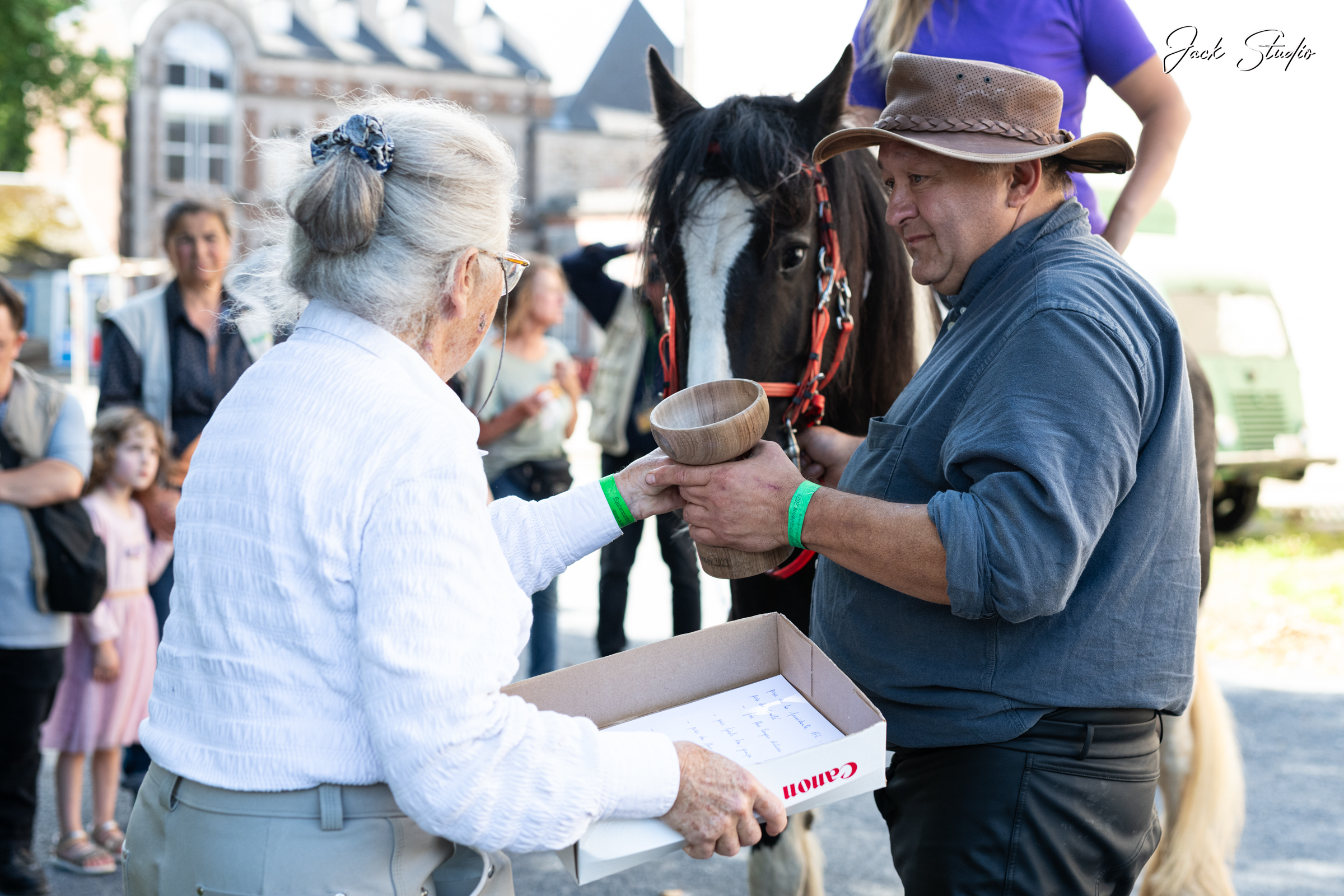 Remise du prix à un équipage en attelage